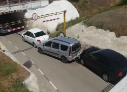 Светофоры в центре Морозовска у туннеля не работают из-за обрыва кабеля