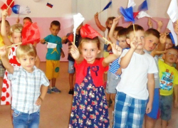 Письмо в редакцию: Историю возникновения Российского флага узнали воспитанники детского сада №3