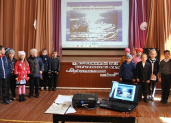 Литературно-музыкальнау композицию, посвященную 32-й годовщине со дня катастрофы в Чернобыле подготовили в доме культуры хутора Вишневка