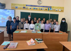 Начальник Морозовского отделения госавтоинспекции на встрече со школьниками рассказал о дорожном движении и самых опасных шалостях на дороге