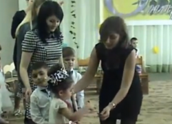 Письмо в редакцию: Веселые игры в детском саду "Звездочка" в Морозовске сняли на видео 