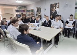 Подросткам в Морозовске честно рассказали о курении, алкоголе и наркотиках