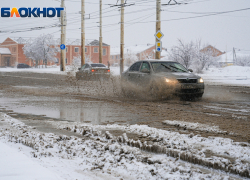 В Морозовском районе начинается обработка дорог и тротуаров противогололёдными материалами