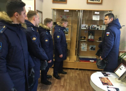 С историей Морозовского района в годы ВОВ познакомили молодых офицеров в городском краеведческом музее