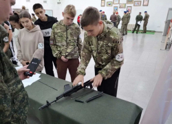 В Доме офицеров прошли первые «Юнармейские нормативы»