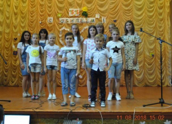 Праздничную программу "Юбилейный год у храма культуры" провели в станице Вольно-Донской