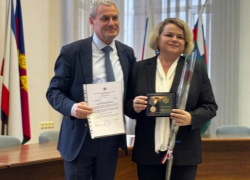 Начальник ЗАГСа Марина Лопатина получила серебряную медаль «За содействие»