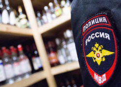 Более 40 тысяч литров незаконной готовой алкогольной продукции изъяли сотрудники полиции Ростовской области