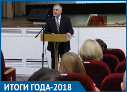 Глава Морозовского района сажал деревья, получал предписания от прокуратуры и уделял большое внимание водоснабжению: итоги 2018 года