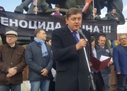 «Турция провоцирует войну на планете» - Олег Пахолков с трибуны митинга потребовал признать геноцид армян