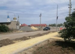Продолжаются работы по благоустройству общественной территории на улице Ляшенко в Морозовске