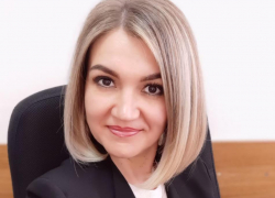 Вопрос-ответ: Почему только Лариса Дергачева реагирует на обращения морозовчан о проблемах города?