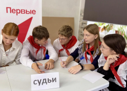 В Морозовске школьники устроили интеллектуальные баттлы на дебатах