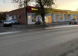 «На улице Ворошилова невозможно перейти дорогу»: люди просят пешеходный переход