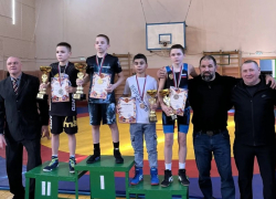 Юные борцы района взяли медали на межрайонном турнире
