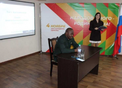 Хирург из Милютинской ЦРБ рассказал подросткам, как не бросить мечту и дойти до конца