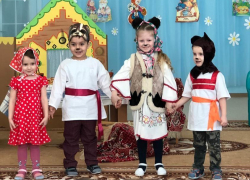 Воспитанники детского сада "Жемчужинка" перевоплотились в героев любимых сказок