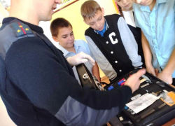 Шестиклассники на службе закона: в школах Морозовского района запустили «полицейские» классы