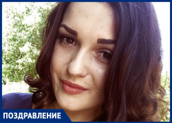 Анжелу Гузенко с Днем рождения поздравила Оля