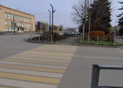 В Морозовске продолжается благоустройство тротуаров