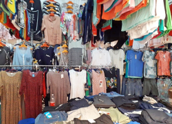 Большие скидки на одежду для всей семьи ждут вас на центральном рынке Морозовска