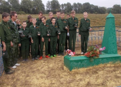 Кадеты провели патриотическую акцию «Память поколений» в хуторе Морозов