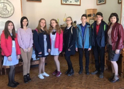 Как 9А школы №4 побывал на выставке кукол в Морозовском краеведческом музее