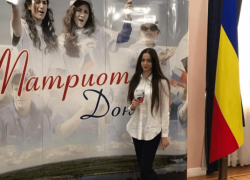 Ученице морозовского лицея №1 Алине Черняк вручили паспорт в рамках всероссийской акции «Мы – граждане России!»