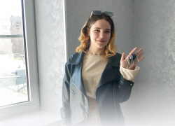 Сиротам продолжают выдавать ключи от собственных квартир в Морозовском районе