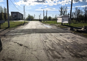 «Опасный участок взяли под контроль»: в Морозовске появился новый пешеходный переход с «лежачим полицейским»