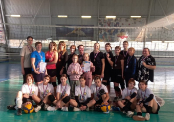 В Морозовском районе прошли соревнования по волейболу среди женских команд