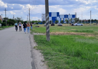 «Почему за столько лет не появился тротуар на Яблочкина?»: обращение морозовчан к администрации 