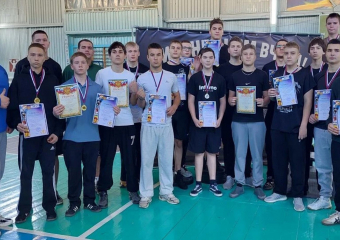 Штанги гремели по-настоящему: Морозовский район взорвался силой и азартом