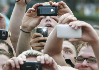 Пожарные обеспокоены: люди снимают чужую беду на видео, но не звонят в службу спасения