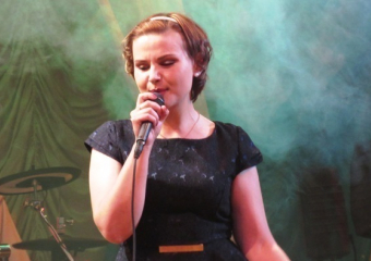 Четыре проникновенно исполненные ВИА «Берег» песни в Морозовске попали на видео