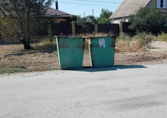 Более 50 кубометров мусора вывезли из Морозовска: что жители оставляют возле контейнеров