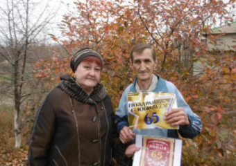 Коллектив Вольно-Донского Дома культуры поздравил односельчанина с юбилеем