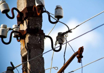 Некоторые улицы Морозовска снова останутся без электричества