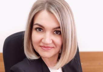 Вопрос-ответ: Почему только Лариса Дергачева реагирует на обращения морозовчан о проблемах города?