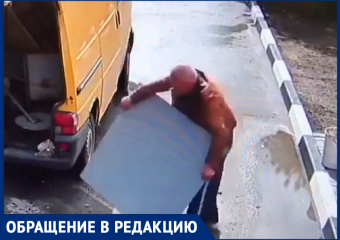Неизвестный в Морозовске похитил крышку от мусорного бака и попал на видео