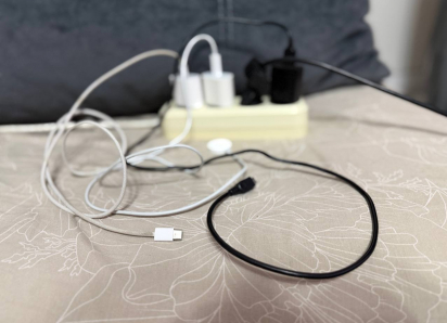 Как оставленное зарядное устройство может сжечь ваше жилье