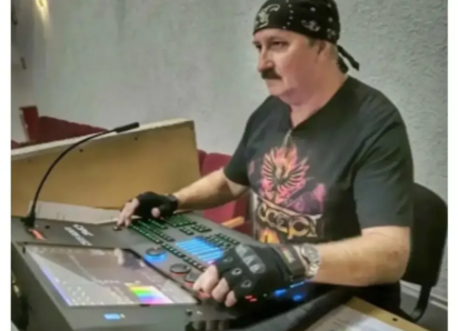 Мастер света: как Юрий Гривенный превращает сцену Морозовского ДК в живую картину