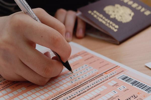 Выпускники в Морозовске поразили преподавателей результатами ЕГЭ по иностранному языку
