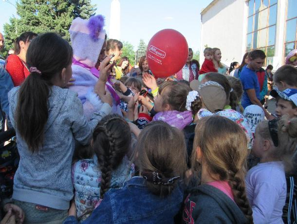 День защиты детей в Морозовске прошел весело и увлекательно