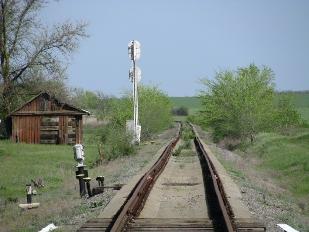 Железнодорожную ветку Волгодонск-Морозовск восстанавливают рабочие из Тимашевска, Краснодара, Армавира, Кабардино-Балкарии и Батайска