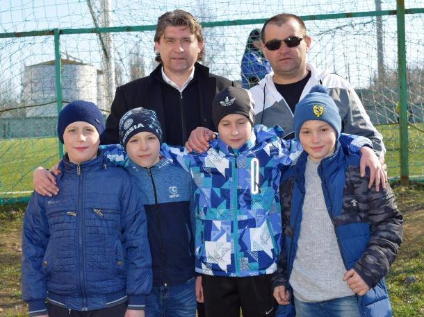Юные футболисты из Морозовска познакомились и сфотографировались с экс-звездой «Спартака» Дмитрием Ананко