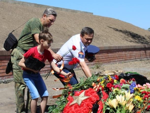 Казаки и поисковики из Морозовска приняли участие в перезахоронении советских воинов