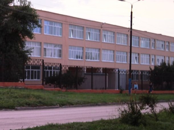 Как высшее начальное коммерческое училище превратилось в школу имени Ворошилова в Морозовске