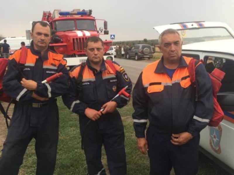 Морозовские добровольцы отправились тушить пожар в Усть-Донецком районе