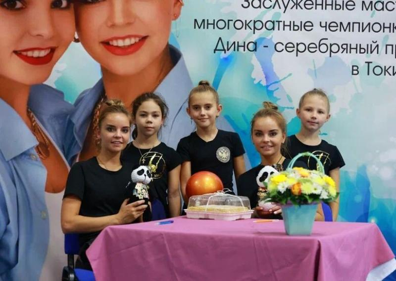 Воспитанницы Морозовской детско-юношеской спортивной школы побывали на мастер-классе именитых гимнасток - сестер Авериных